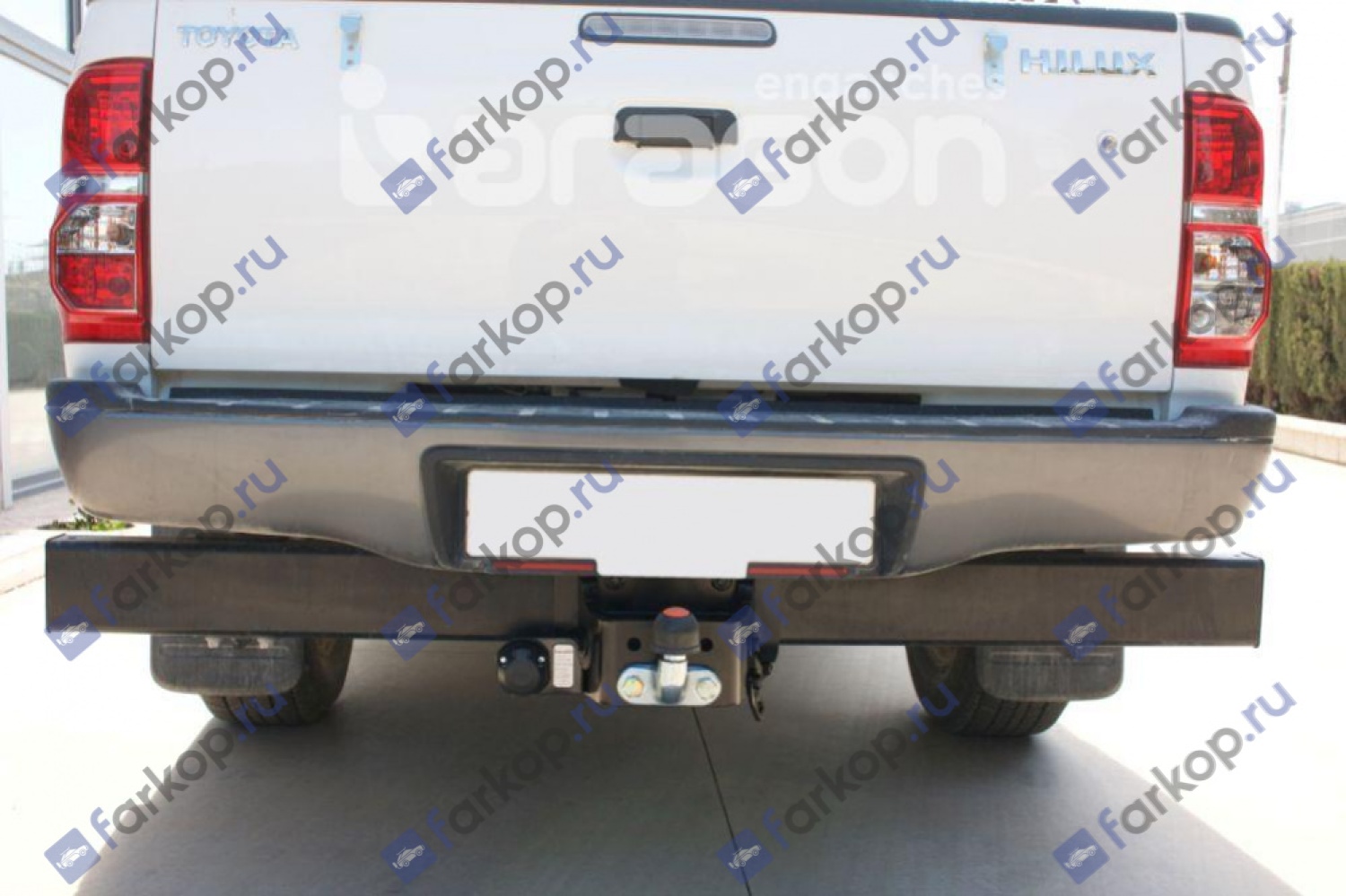 Фаркоп Aragon для Toyota Hilux 2010-2015 E6402FC в 